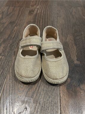 Cienta Kids Sprakly Mary Jane Shoes in Champagne Size 24c